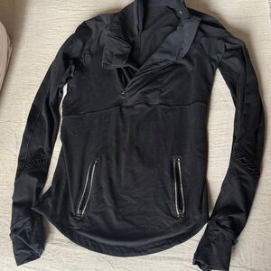 Lululemon black pullover with thumb holes size 6